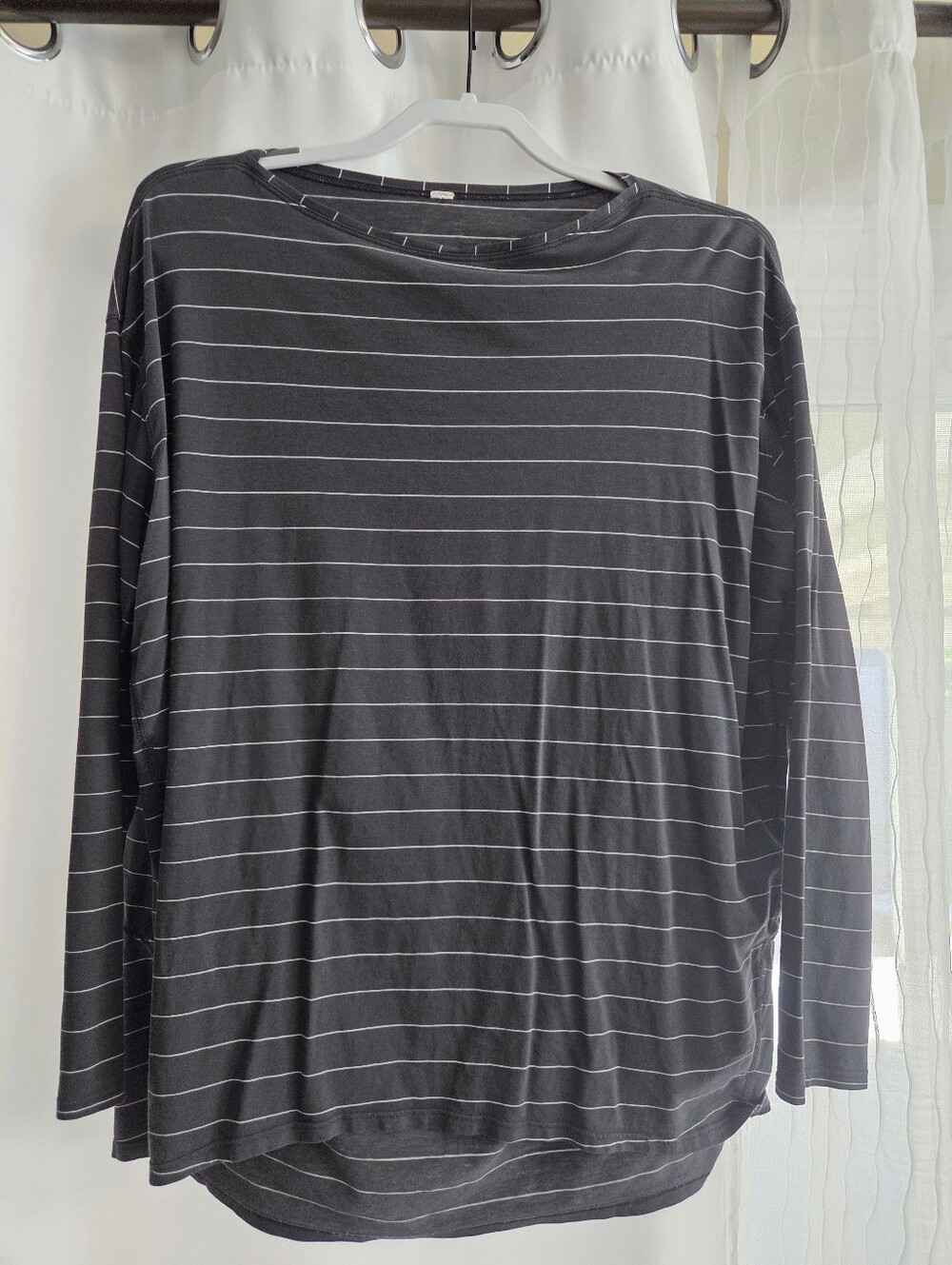 Lululemon Back In Action Size 8